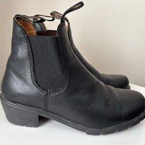 Blundstone Heeled Black Leather Ankle Boots